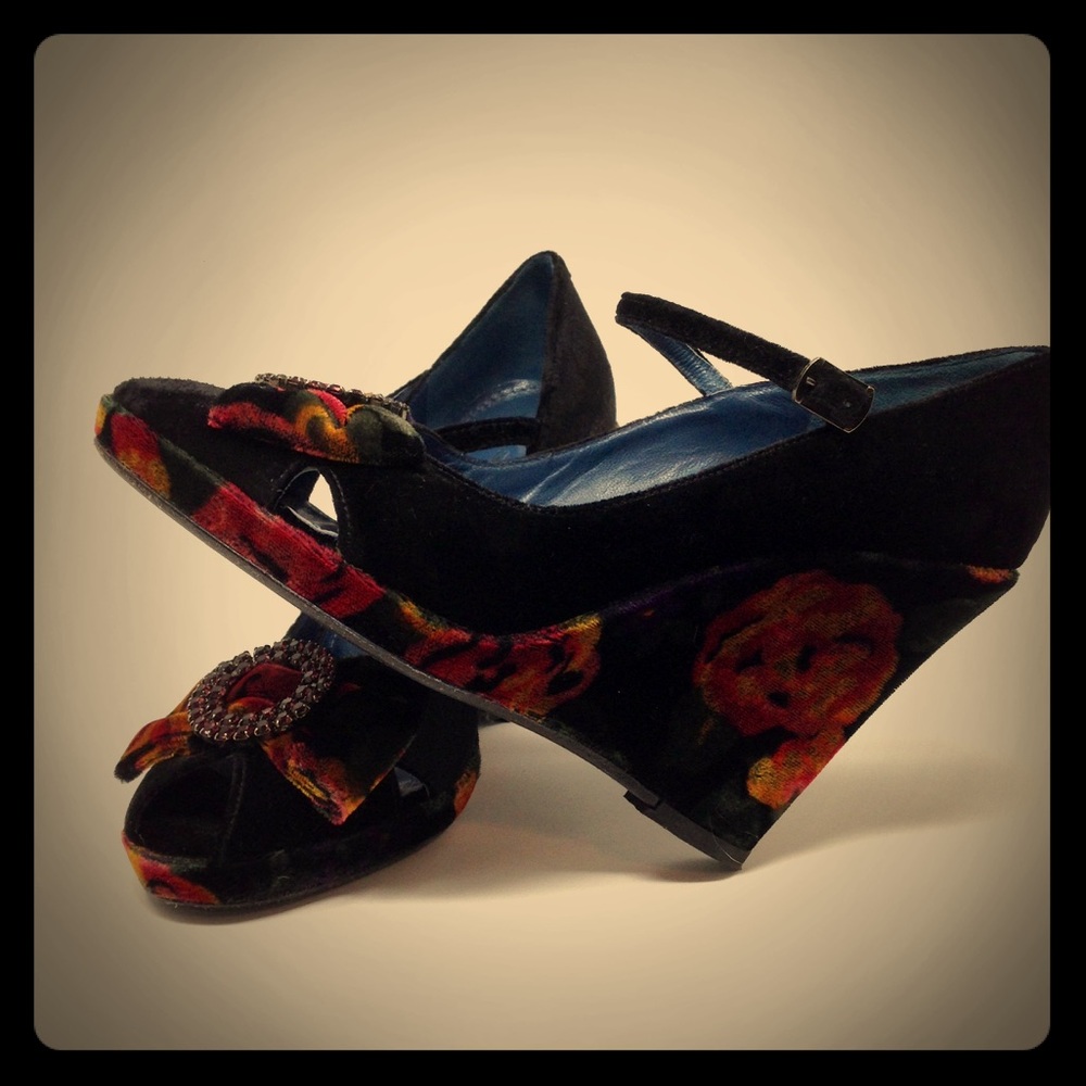 VELVET VIA SPIGA PLATFORM HEELS